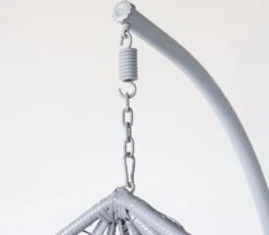 Egg Hangstoel Roundabout Grijs -Tuinmeubilair 1200x1049 1